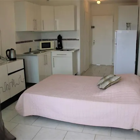 82, Heliopolis Fgh Au Village Naturiste 公寓 *